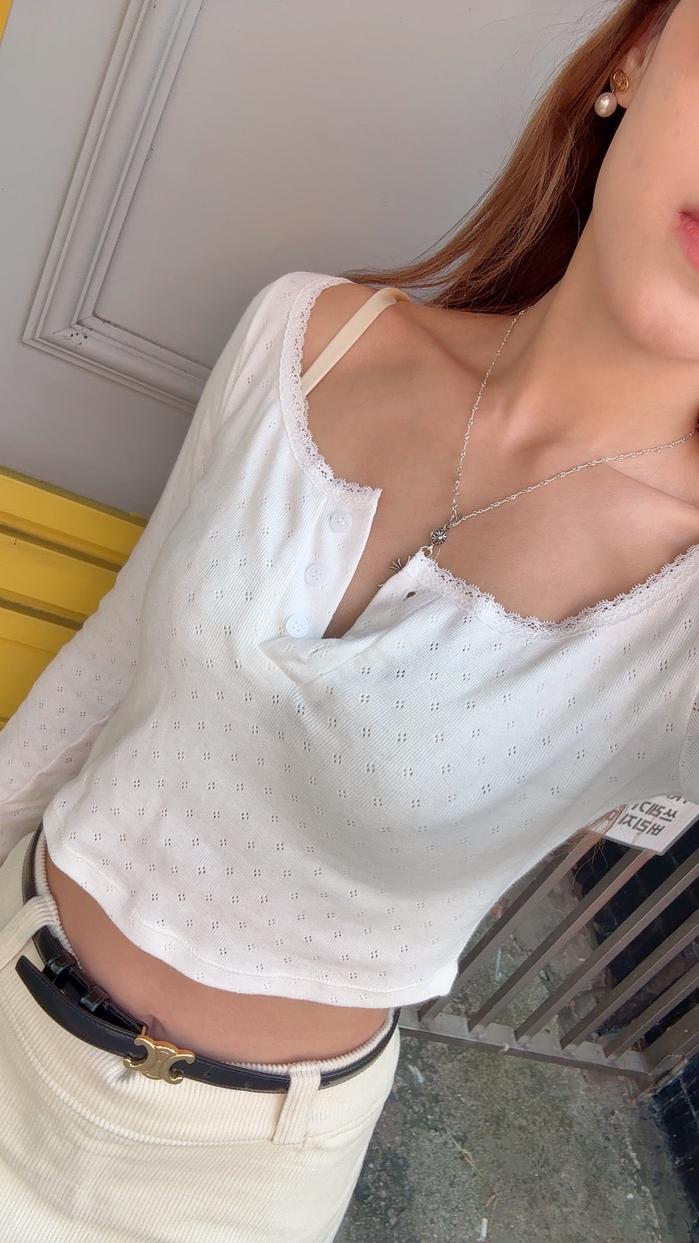 小花邊大圓領弧型長袖上衣(白/灰)