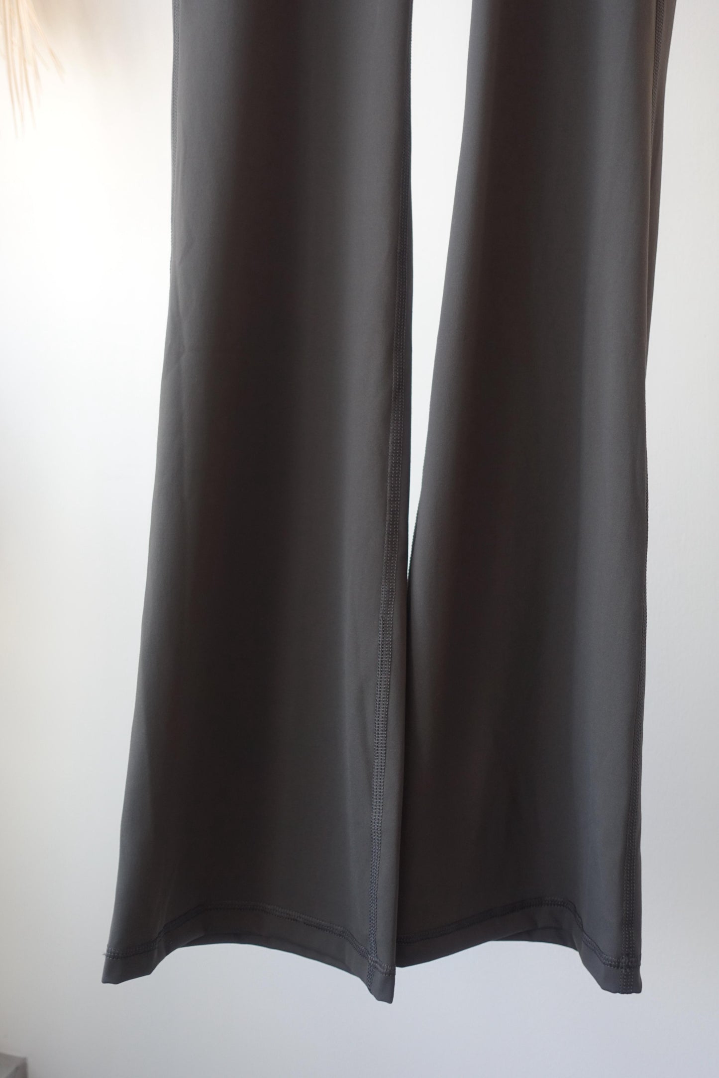 CU - signature perfect boots cut pants