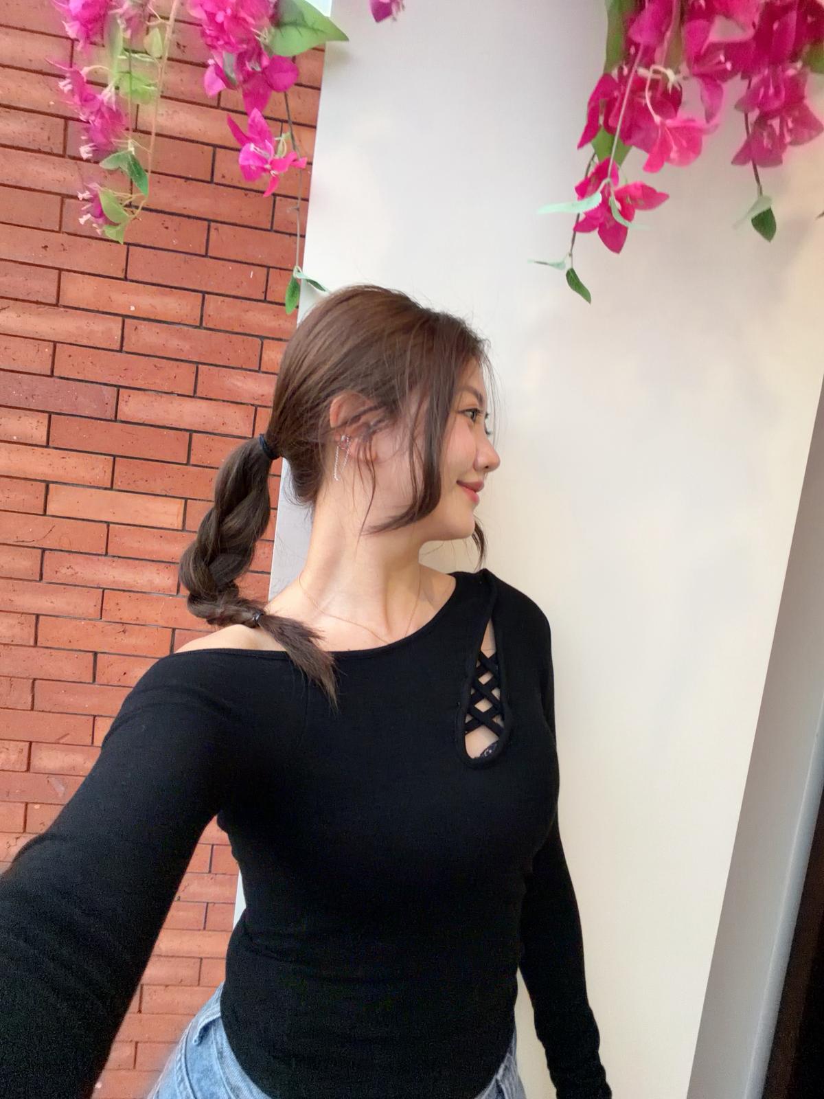 CU- 網美感斜膊bra top(黑/灰)