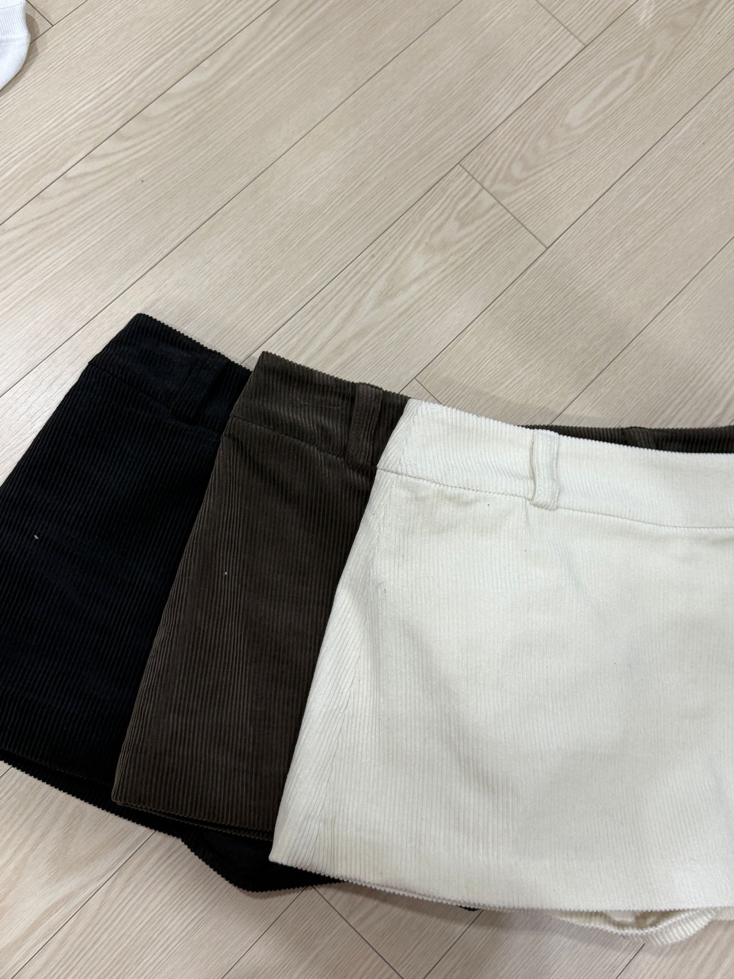 Onni推介燈芯絨靚cut裙褲