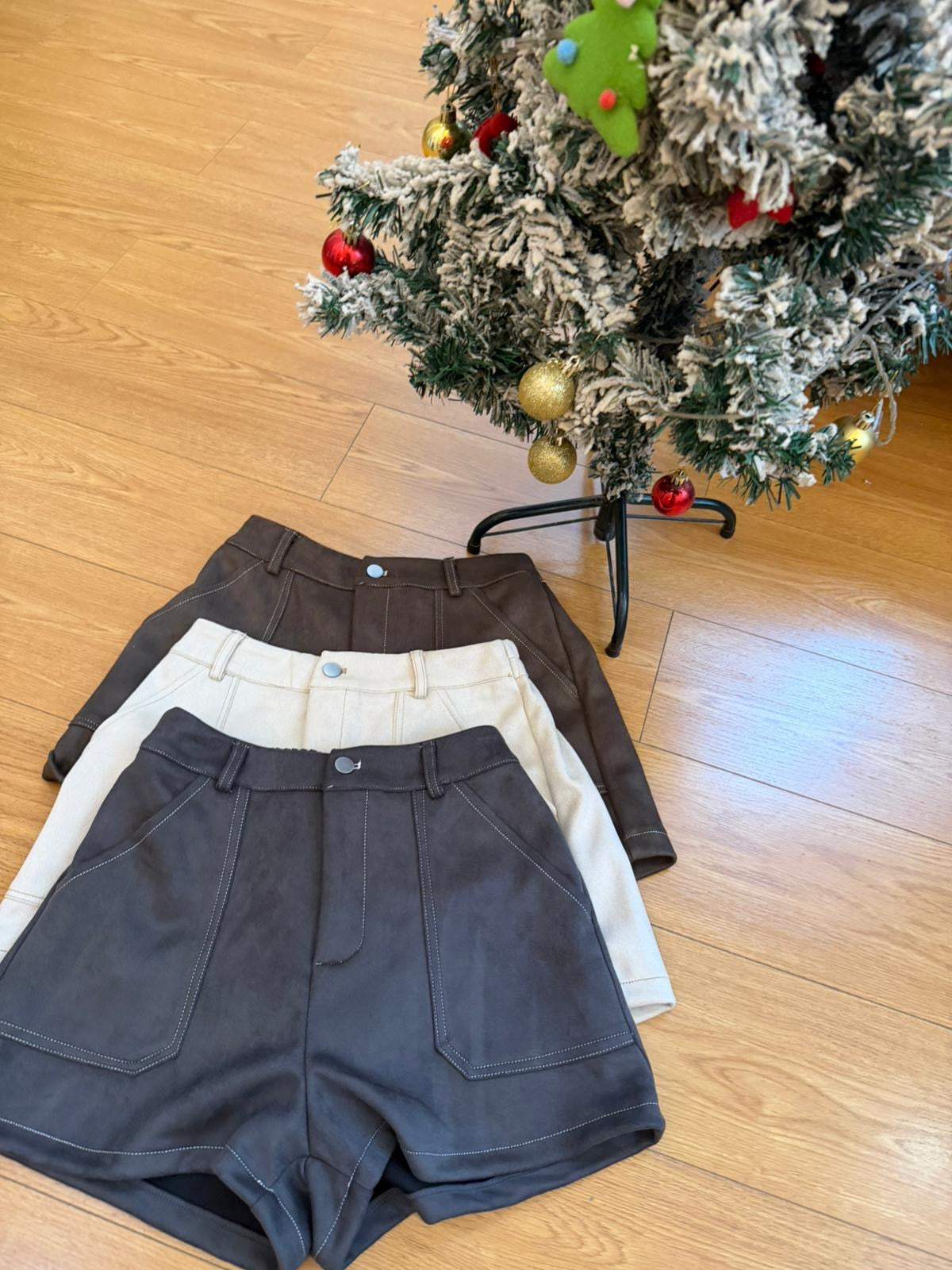 Christmas set-essential