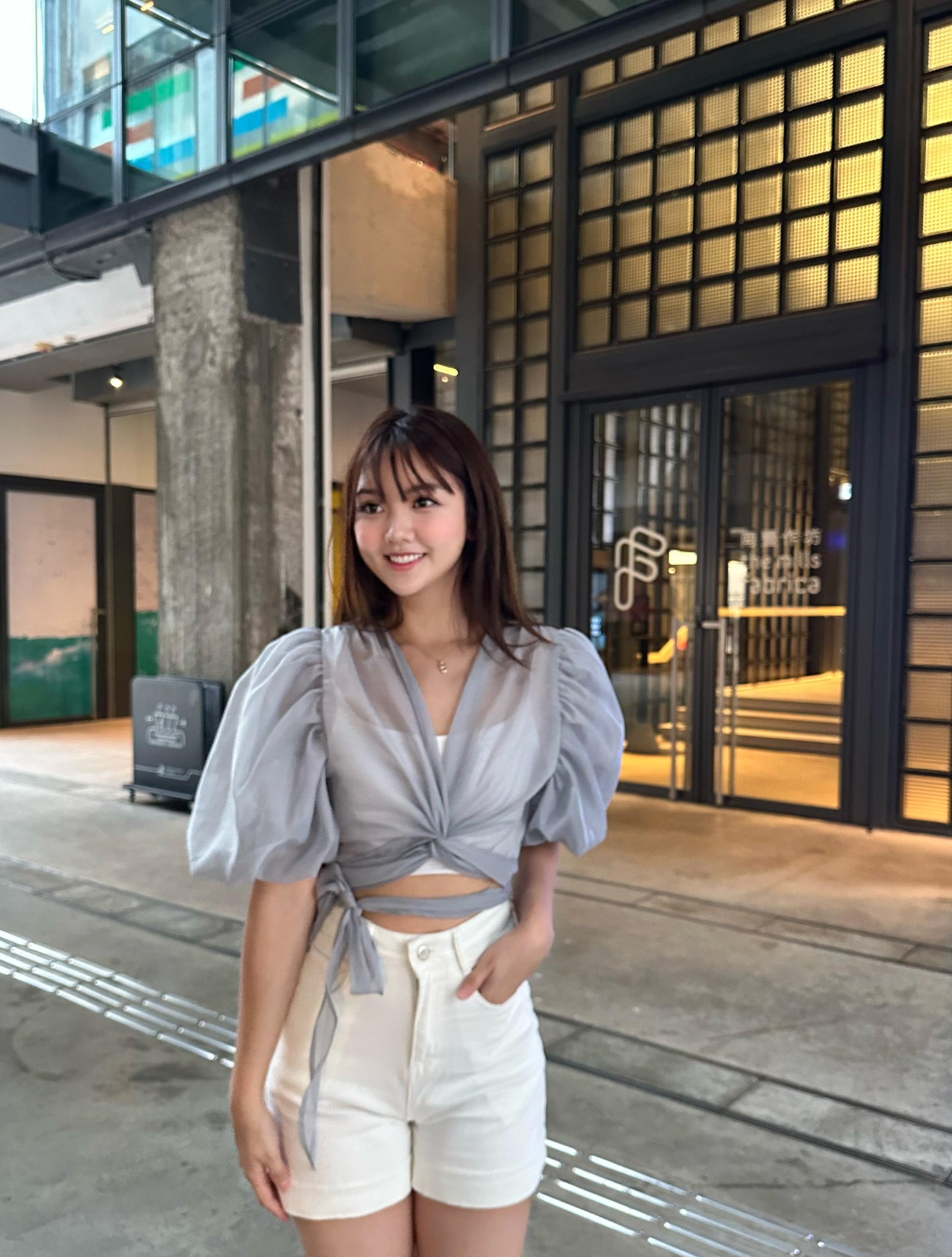 CU-灰色透視蓬袖上衣