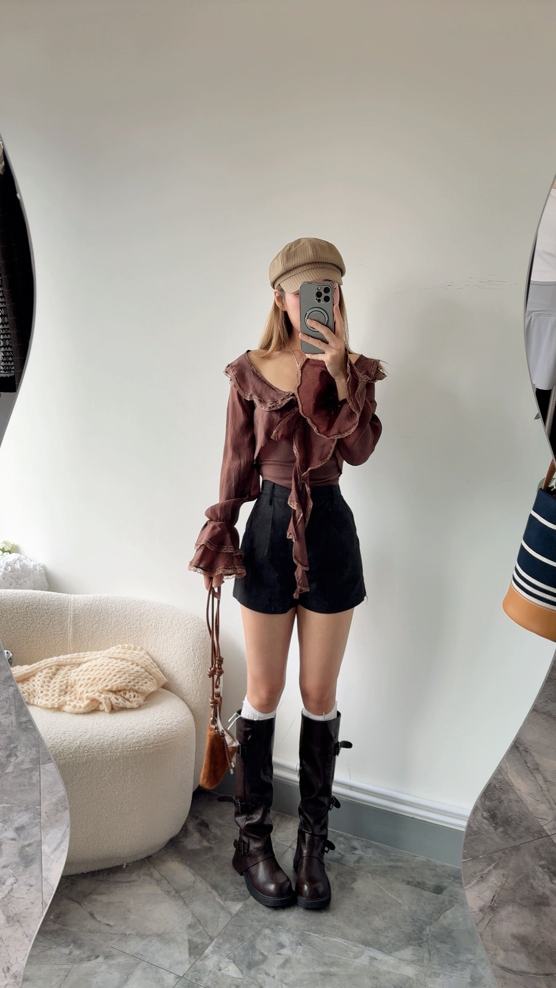 Mocha 海帶邊短身上衣(連內搭lace吊帶)