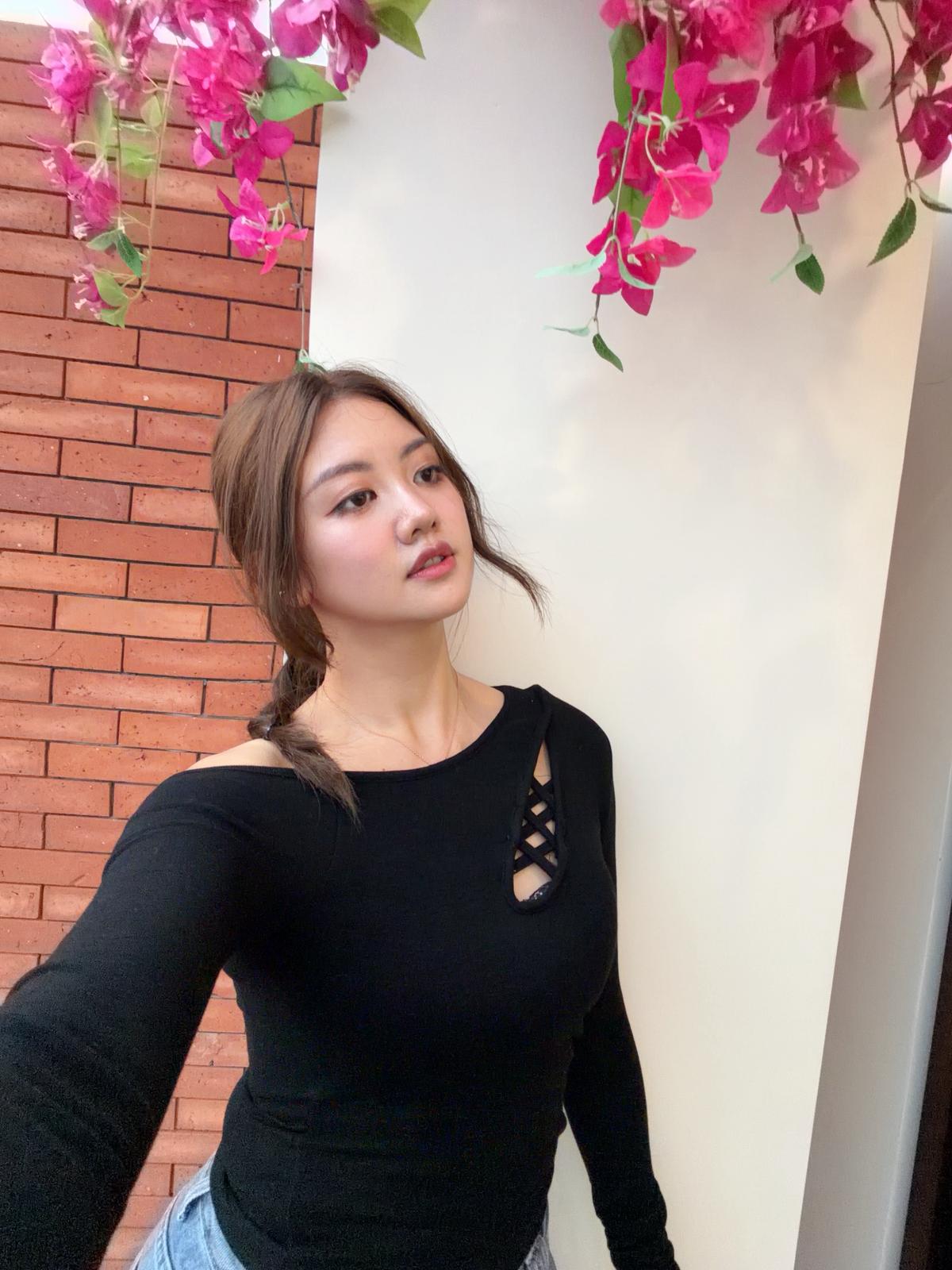 CU- 網美感斜膊bra top(黑/灰）