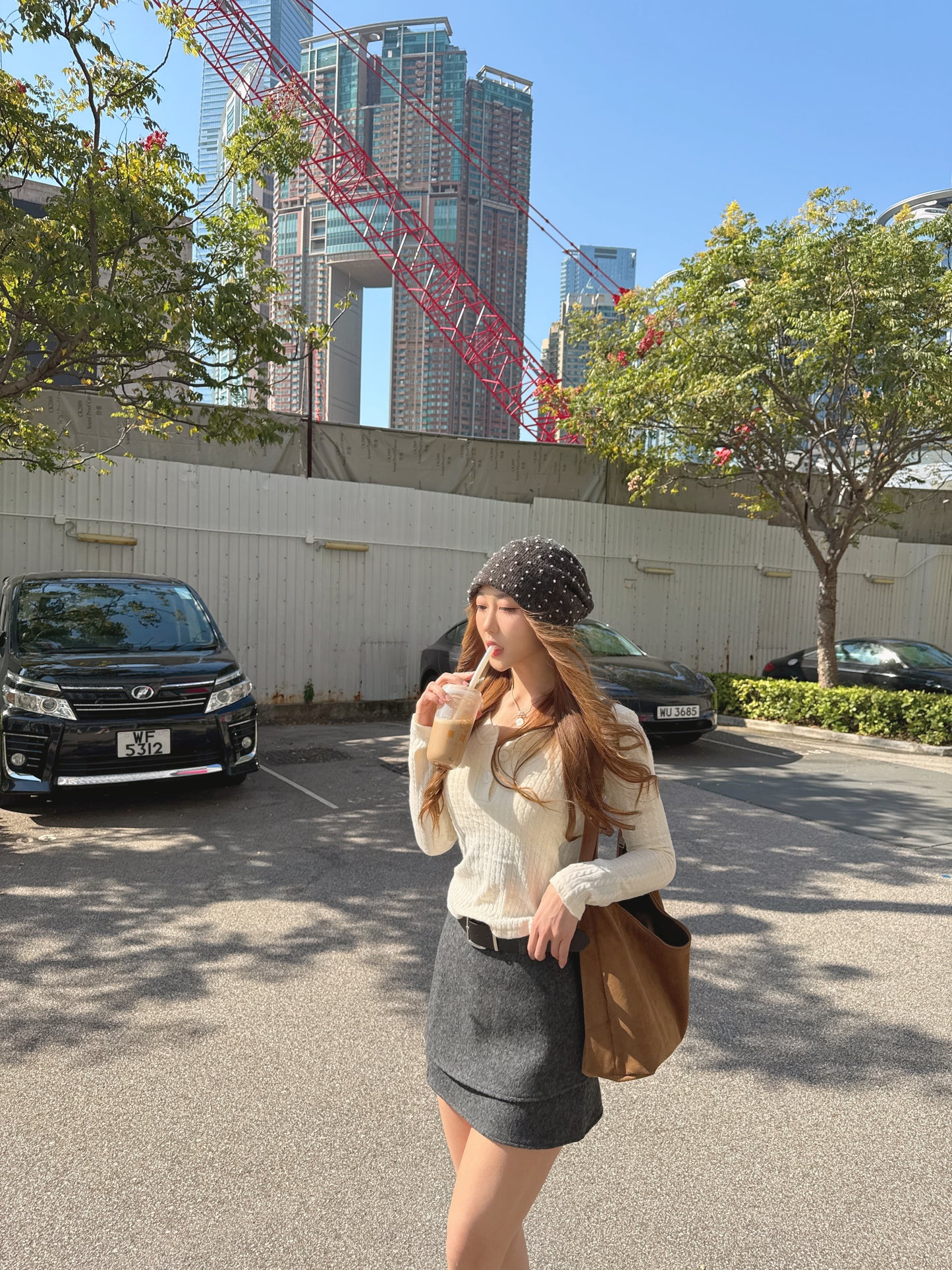 好身材挖腰麻花上衣（黑/白/啡）