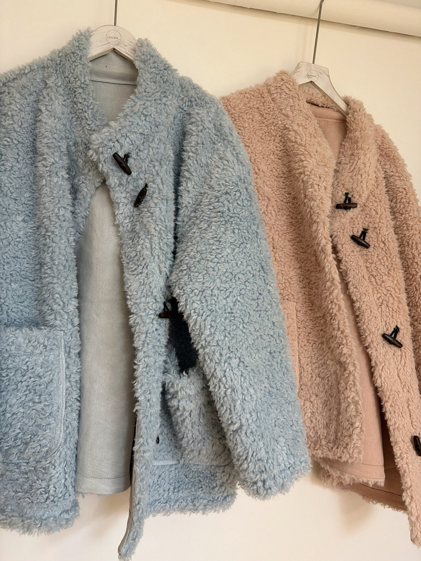 Candy色毛毛企領中長外套