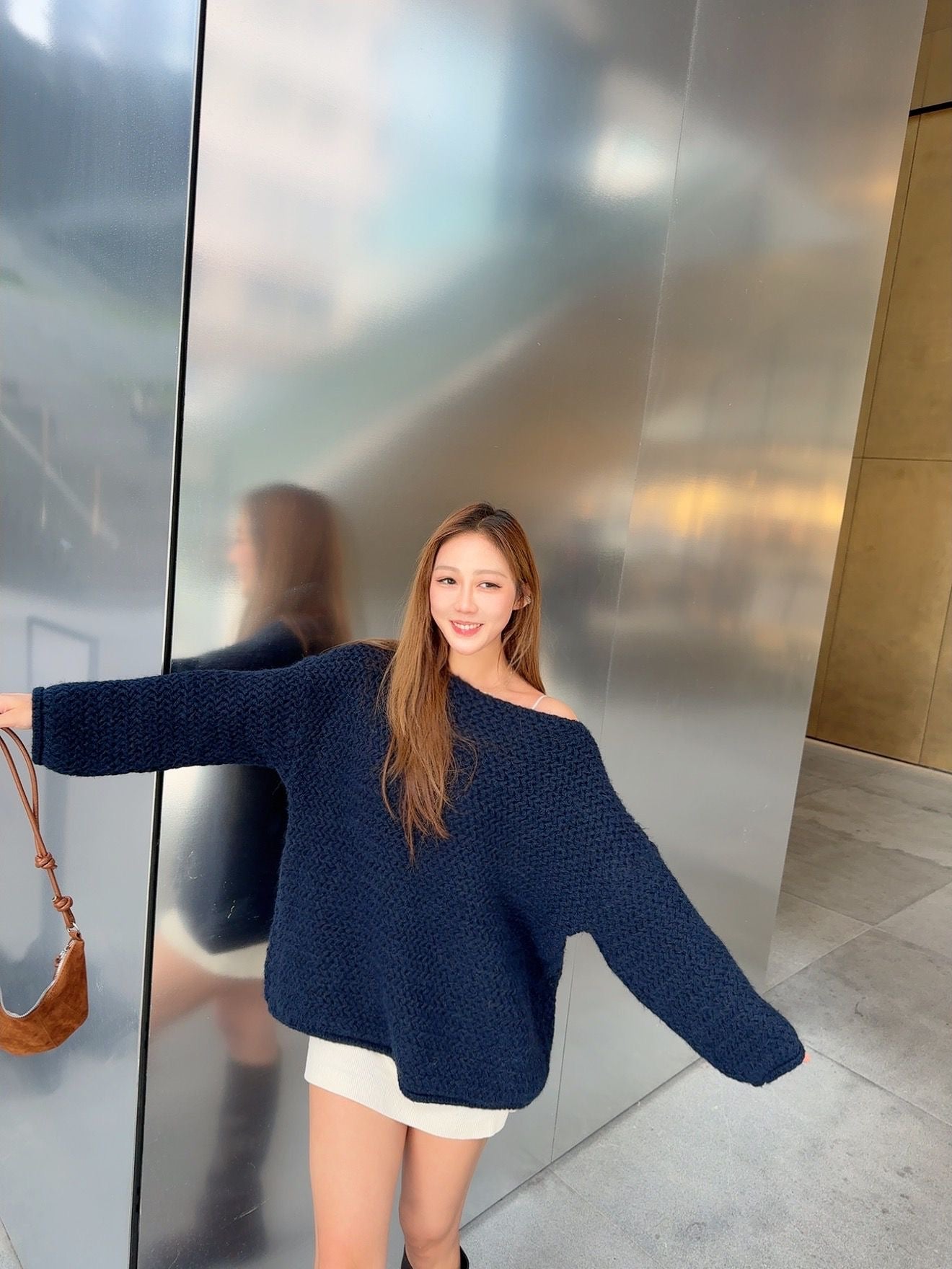 CU 慵懶大針織斜膊冷衫