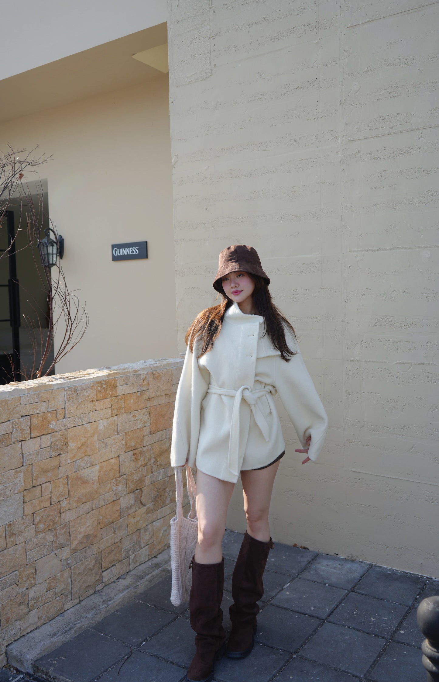 CU-冬日雪白高級羊絨外套