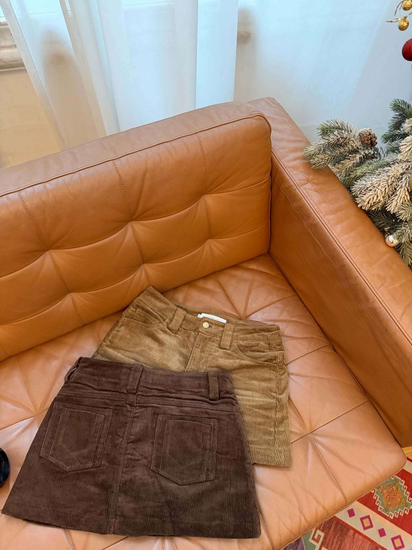 CU- 冬日必備燈芯絨裙