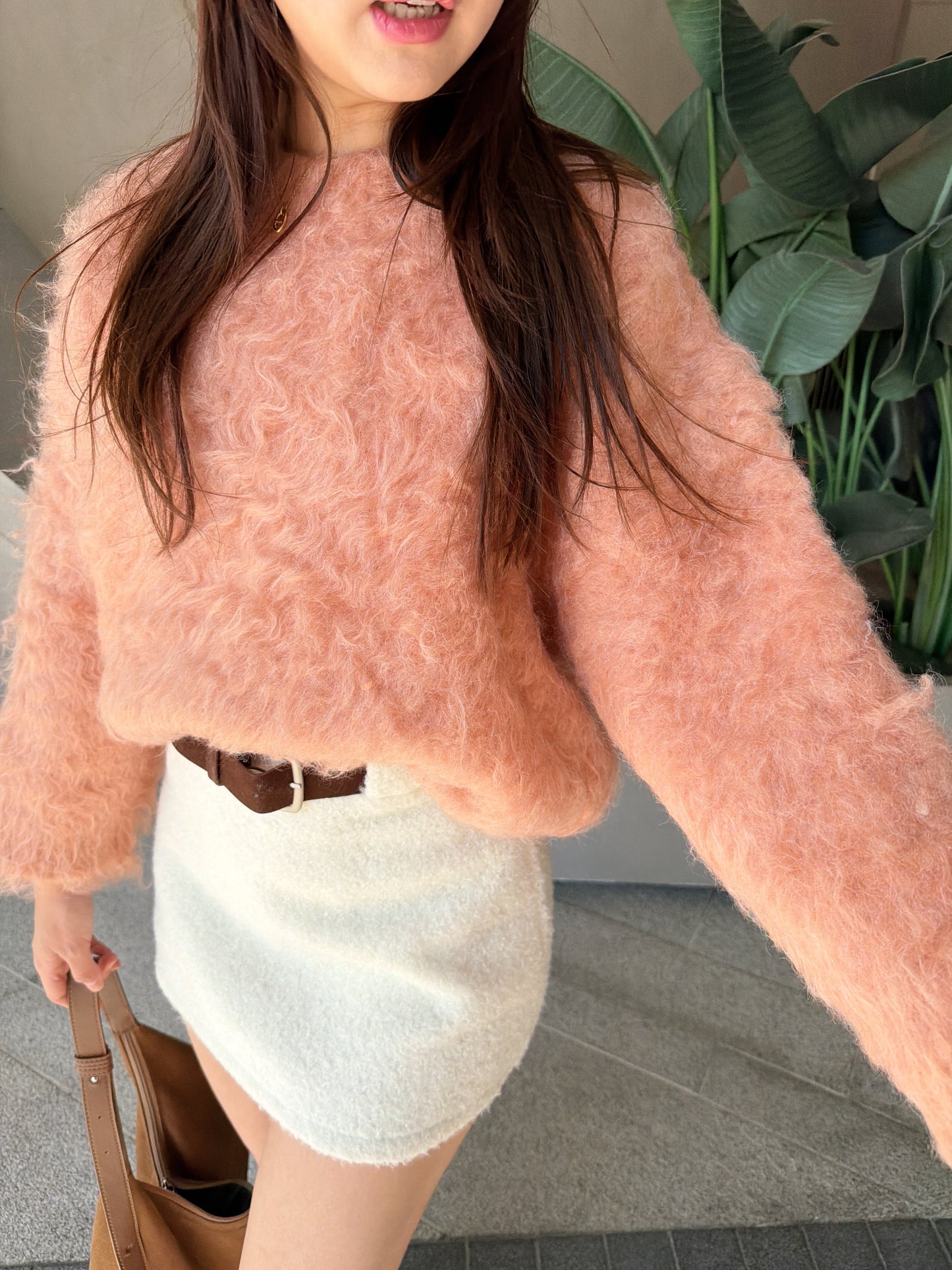 自帶胭脂感！珊瑚粉軟滑毛毛上衣