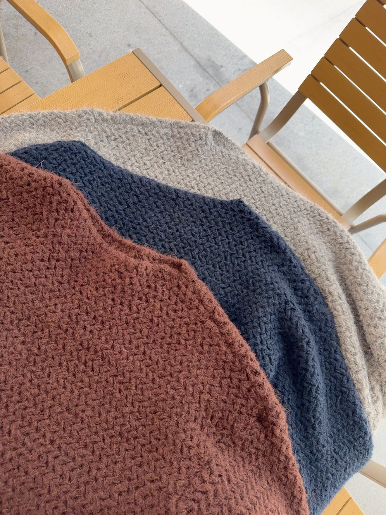 CU 慵懶大針織斜膊冷衫