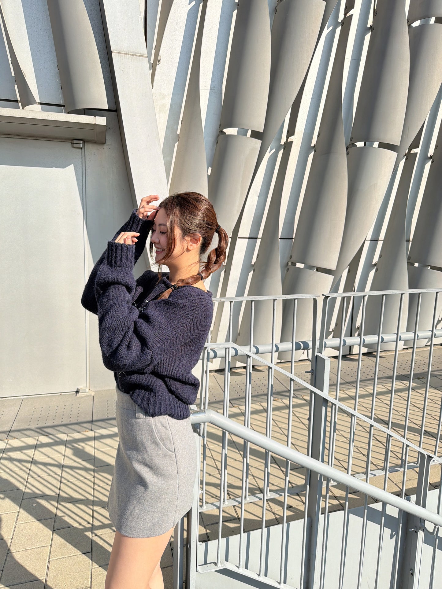 深藍色刺繡字母針織冷衫