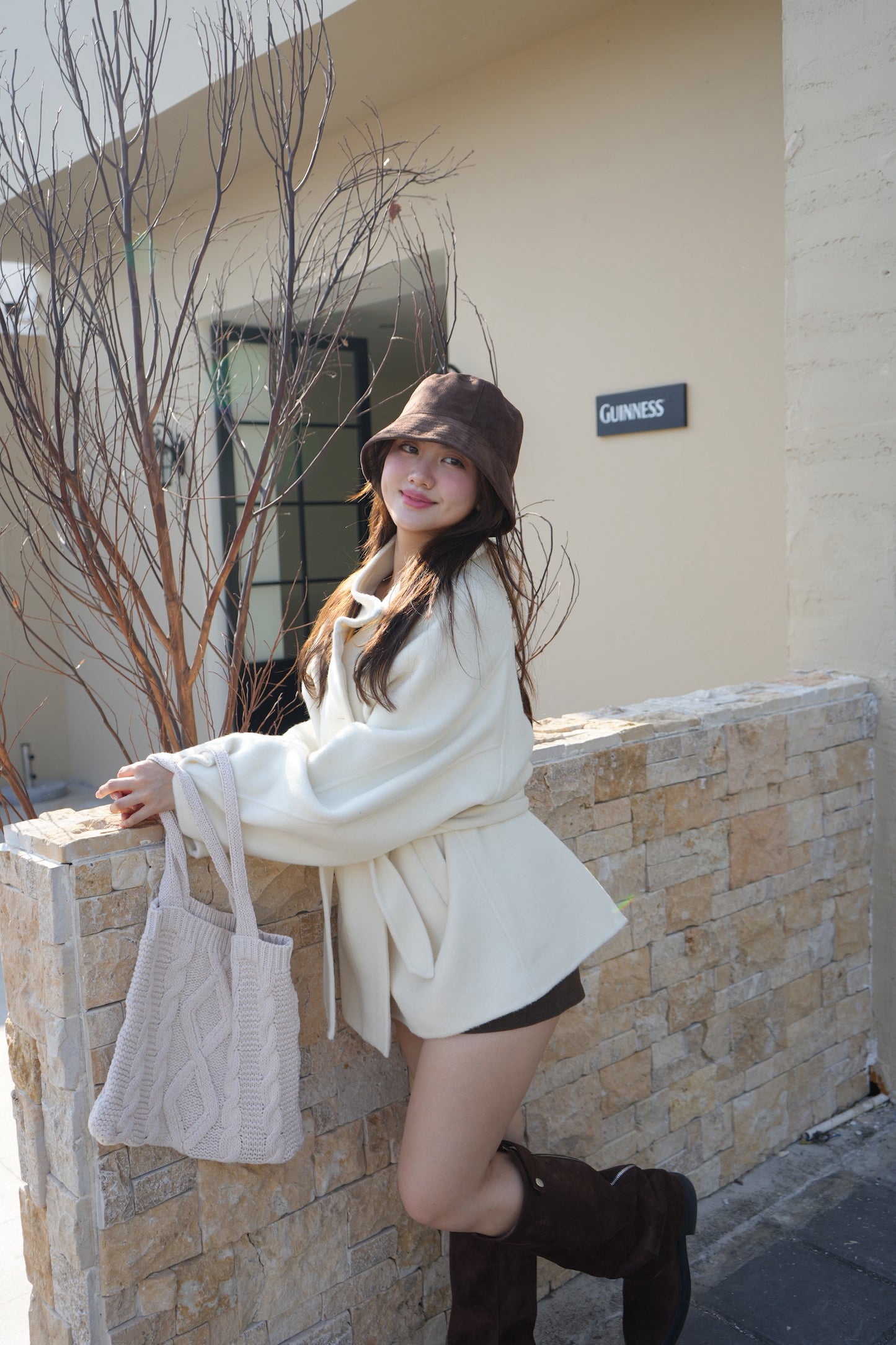 CU-冬日雪白高級羊絨外套