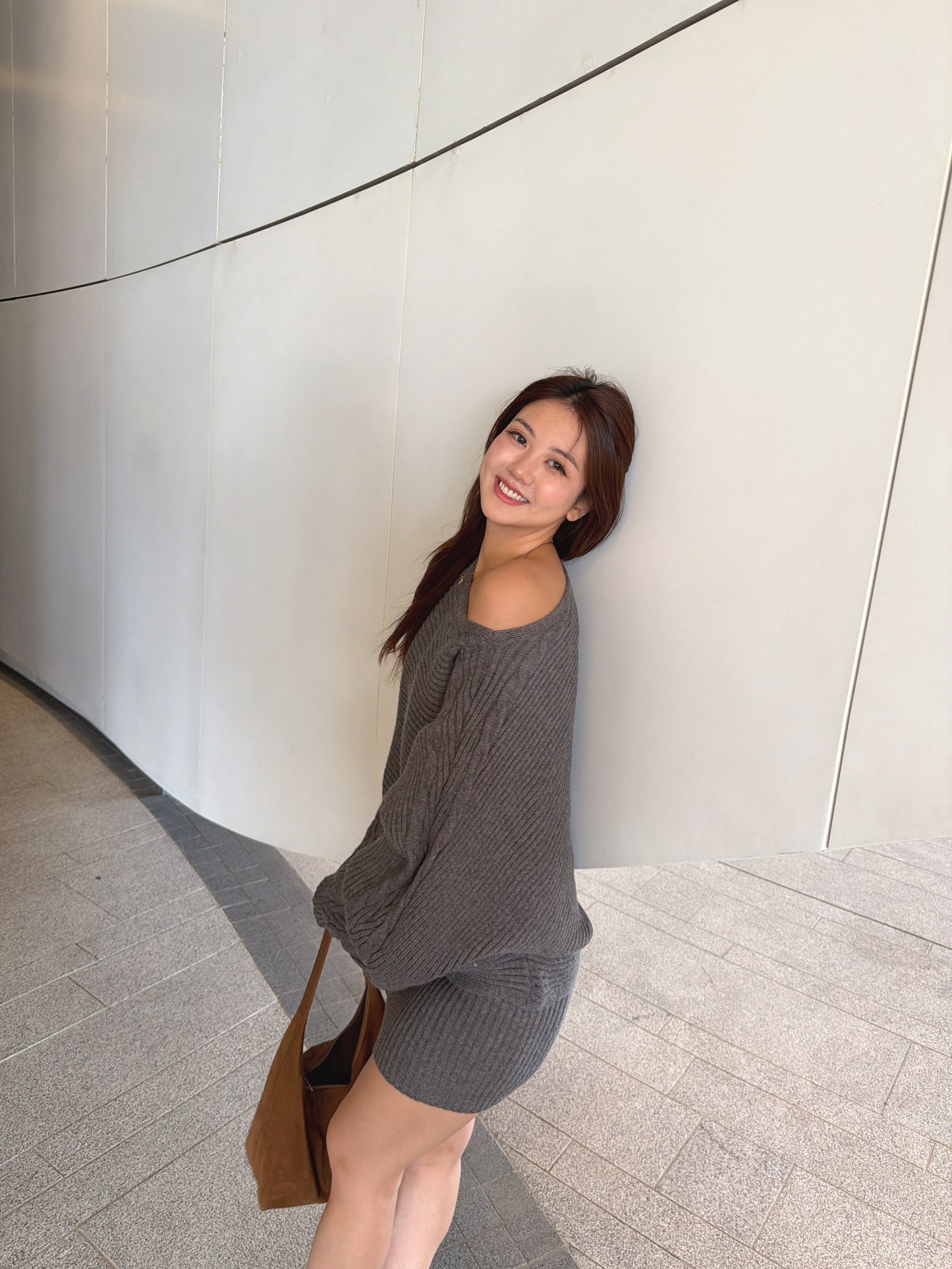 深灰麻花針織裙連頸巾套裝