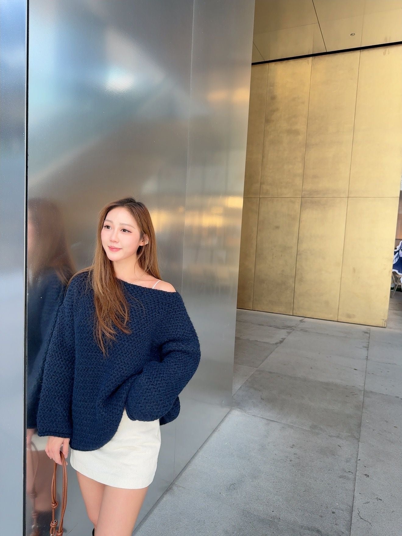 CU 慵懶大針織斜膊冷衫