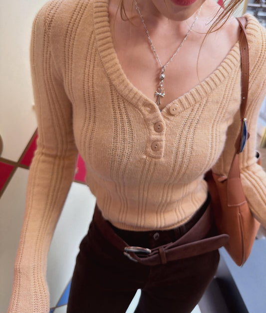 超顯瘦歐美V領針織上衣（溫柔奶茶）