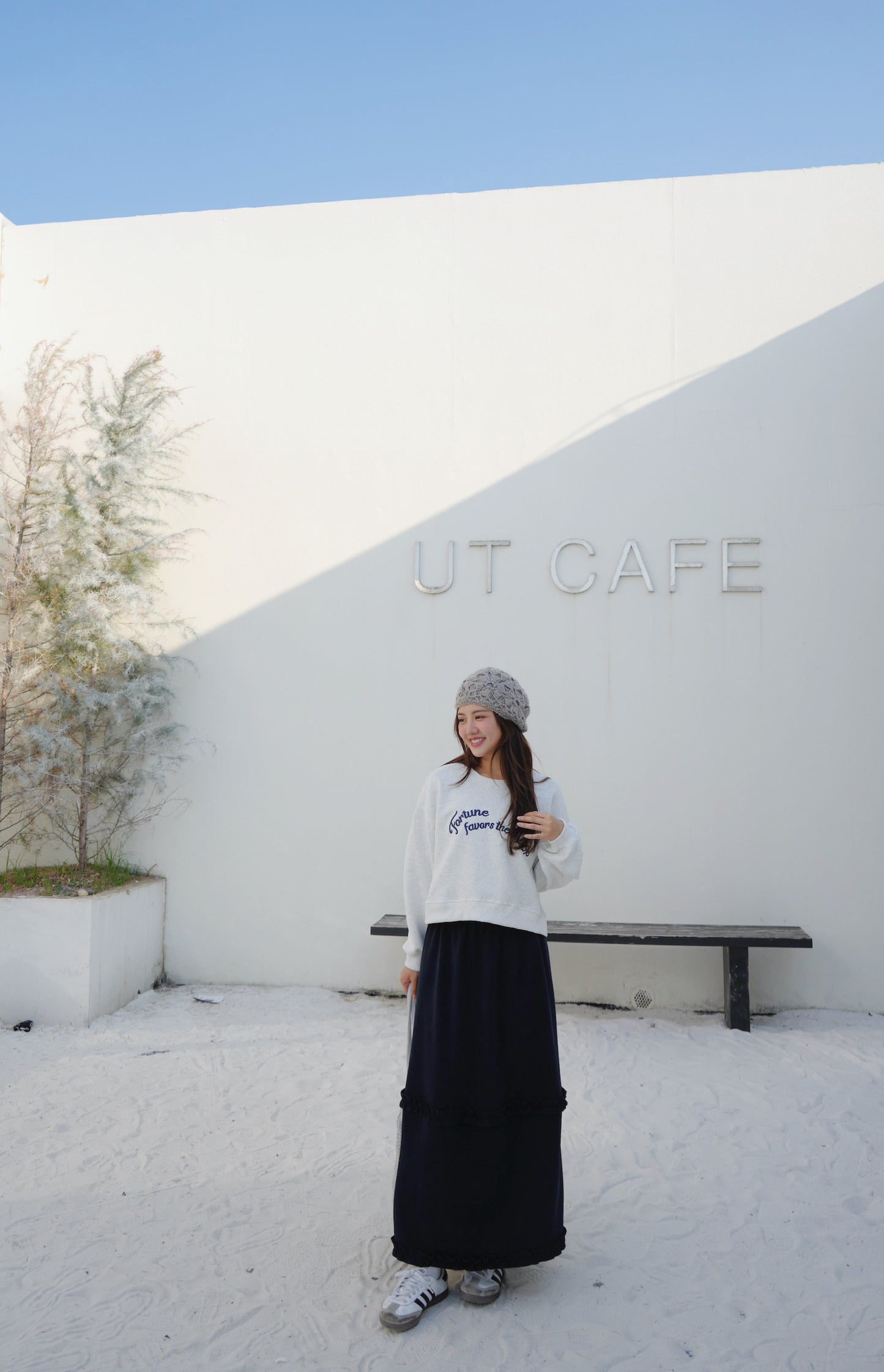 CU- 刺繡拼色street sweater