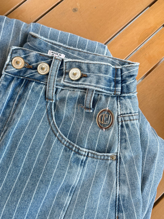 [CU JEANS] 直紋彎刀牛仔褲*可調節腰圍*