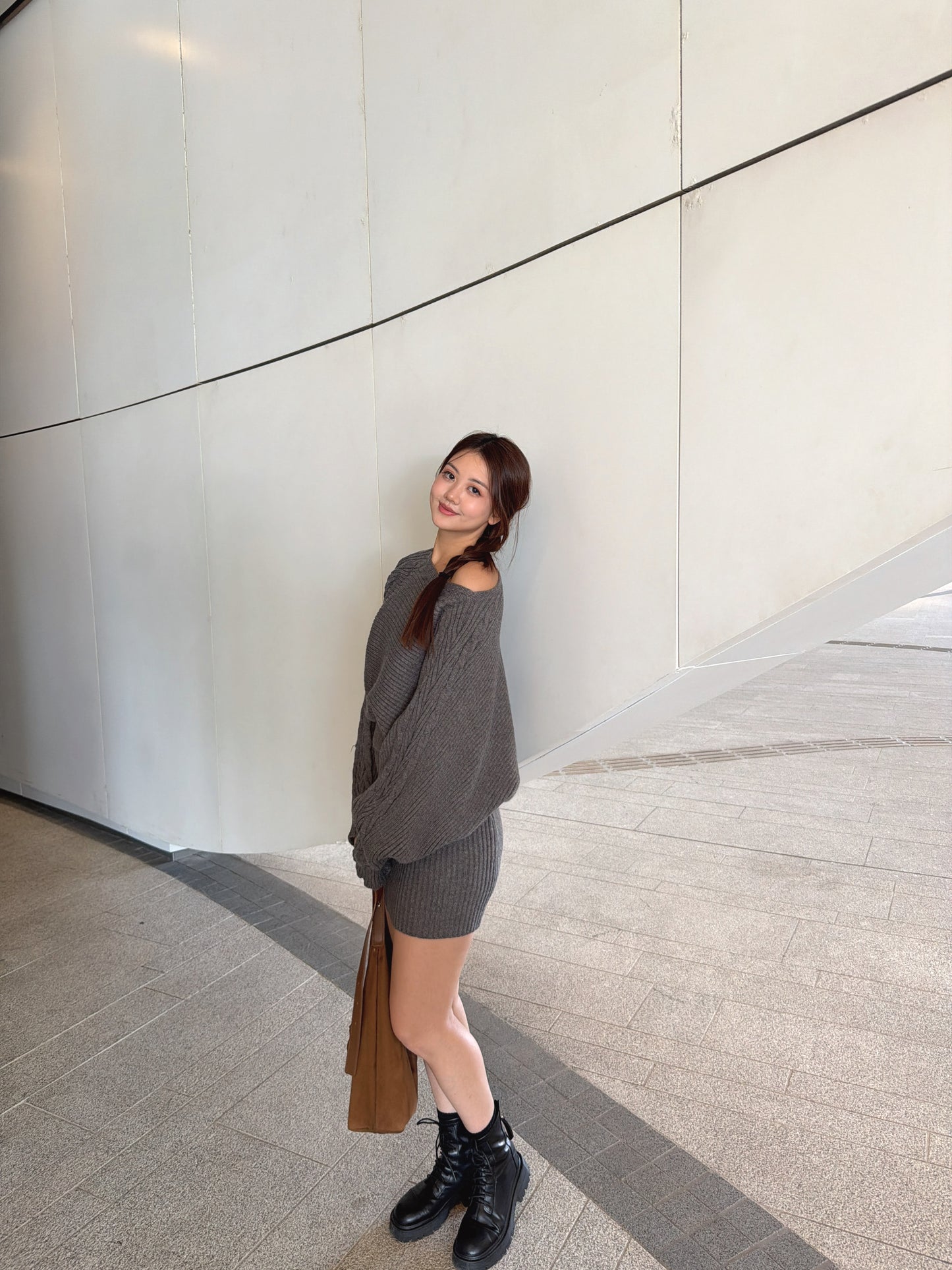 深灰麻花針織裙連頸巾套裝