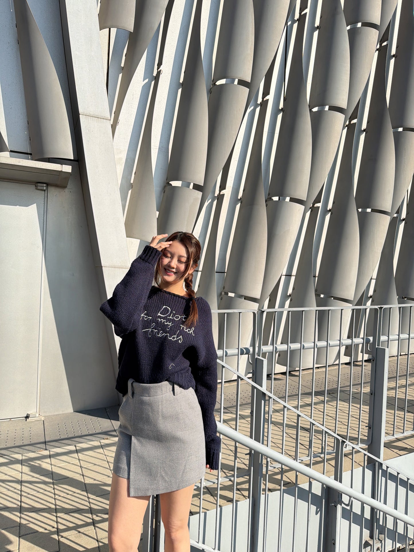 深藍色刺繡字母針織冷衫