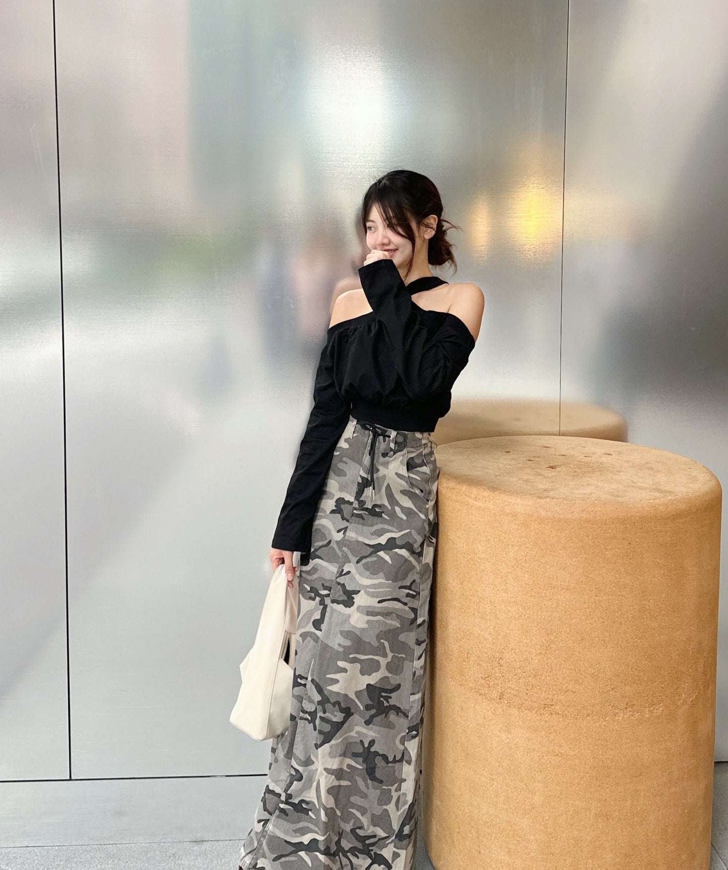 CU- 短身衛衣直角肩上衣（黑/灰）