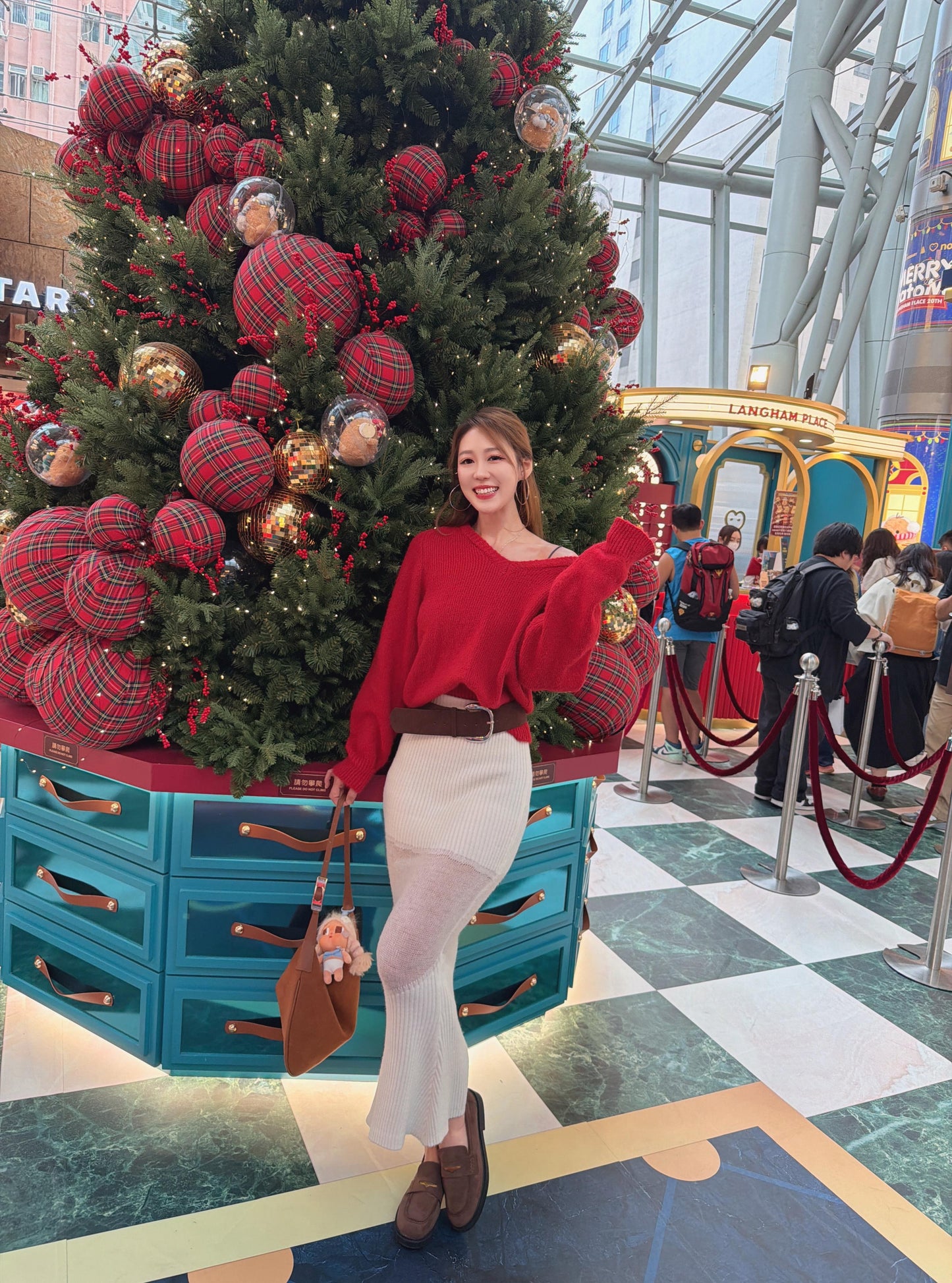 超有血色感！紅色軟棉棉V領冷衫