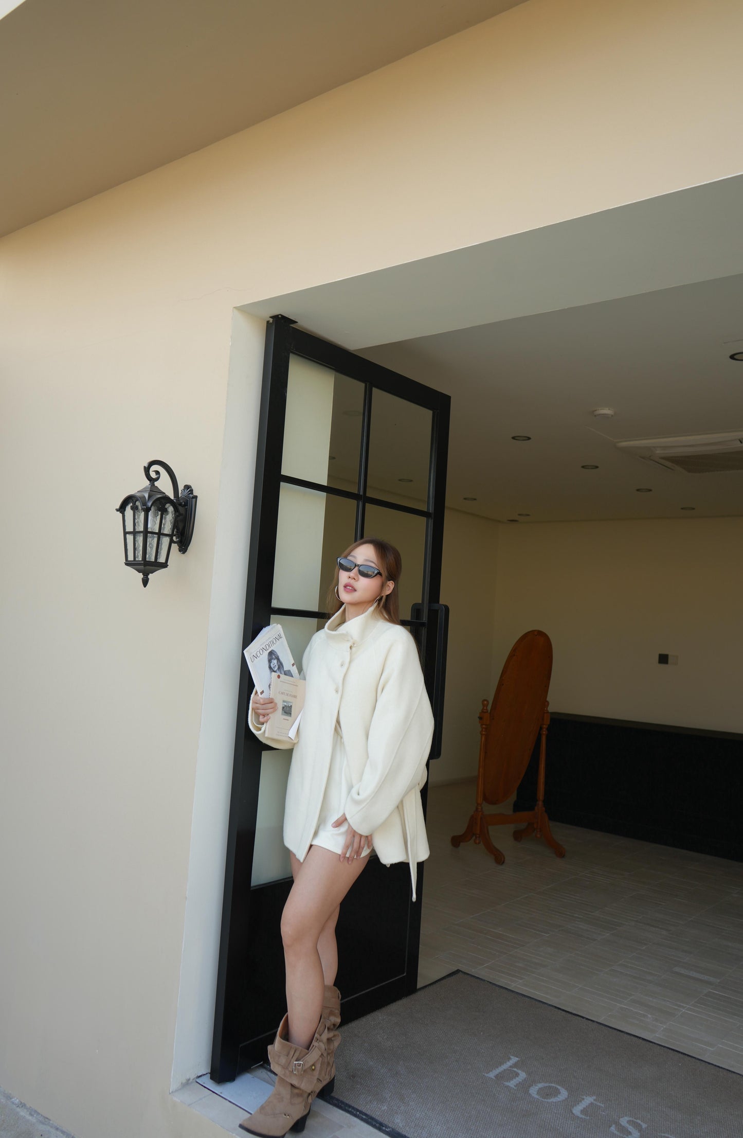 CU-冬日雪白高級羊絨外套