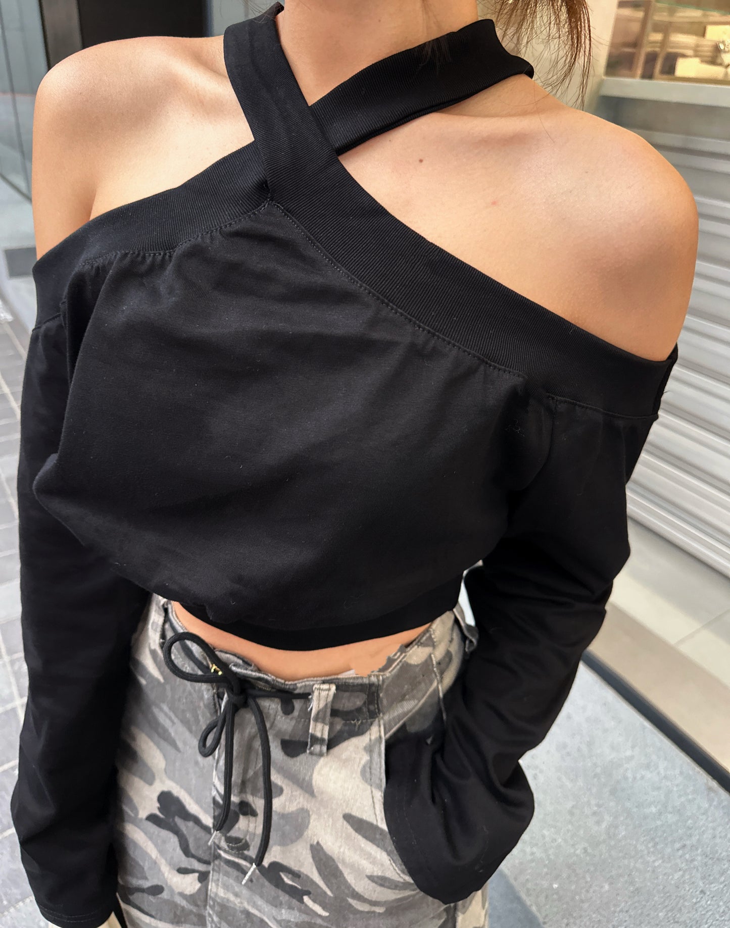 CU- 短身衛衣直角肩上衣（黑/灰）