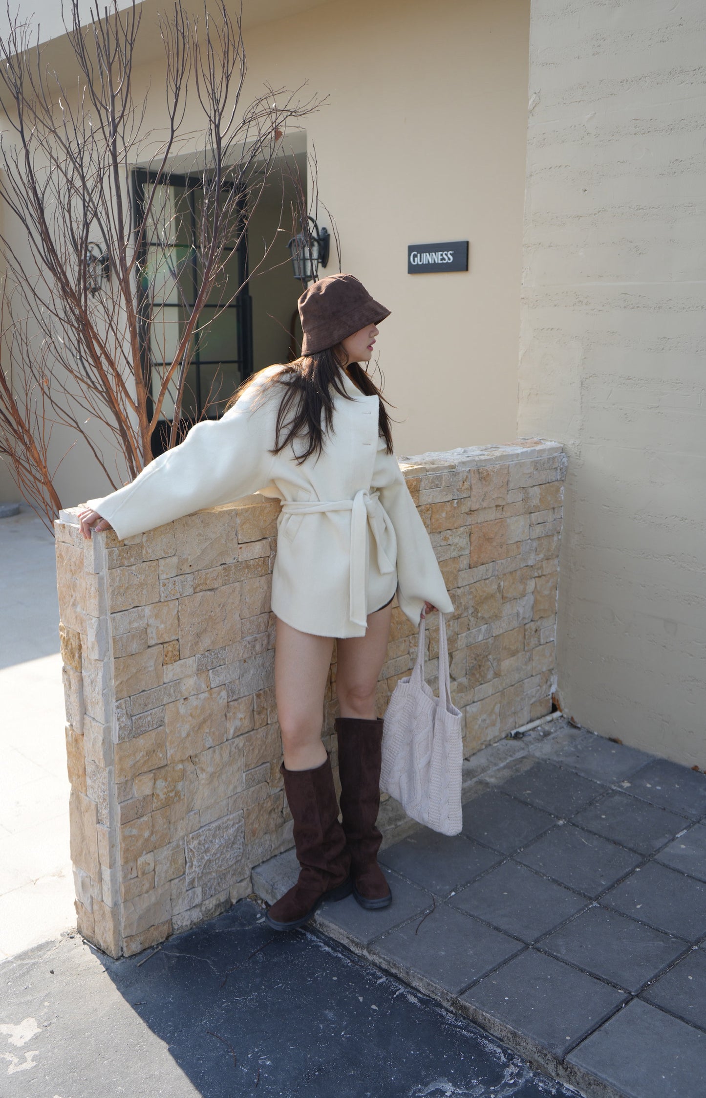 CU-冬日雪白高級羊絨外套