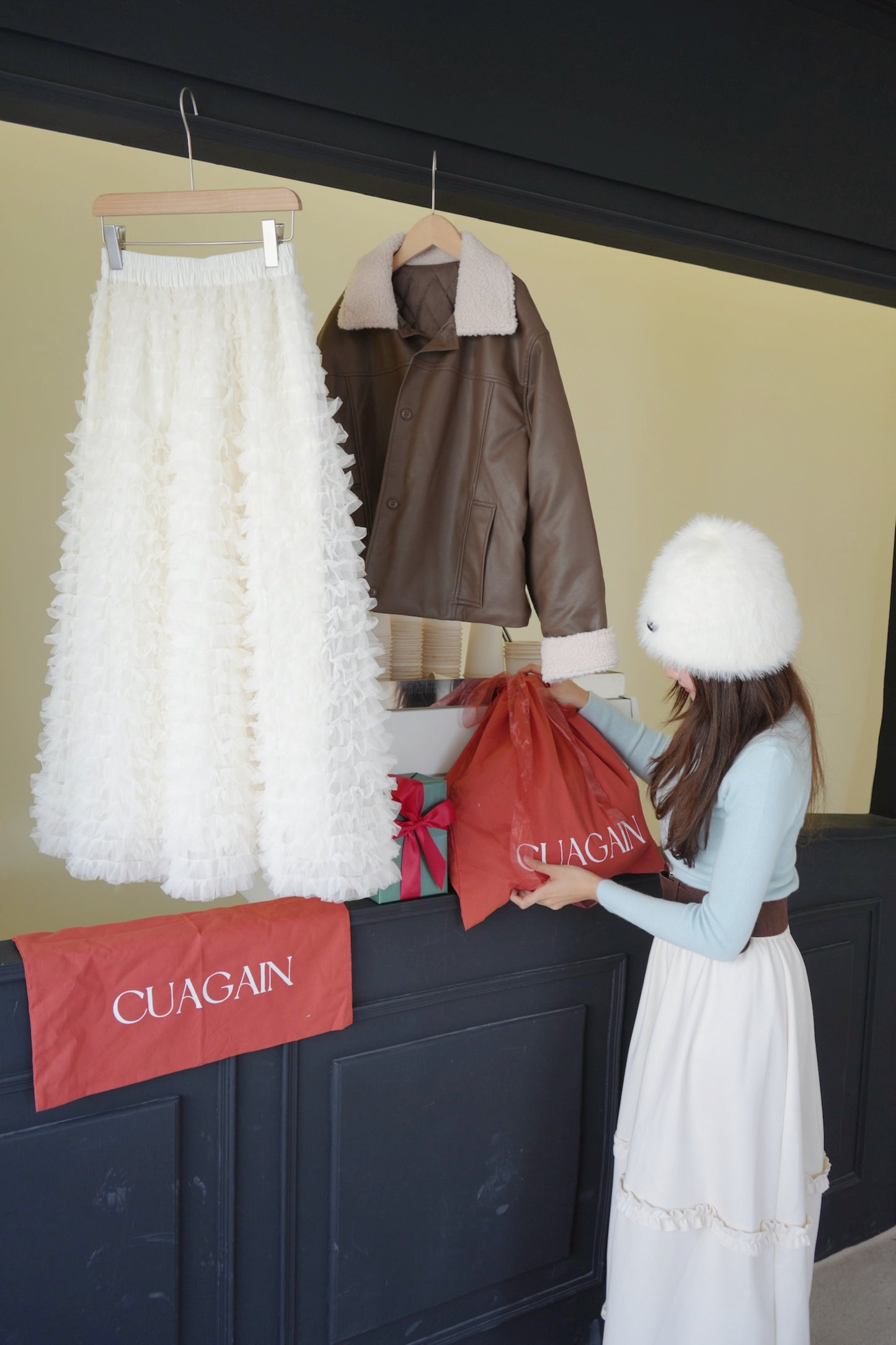 CU-重手工紗紗橡筋腰半身裙（黑/白）