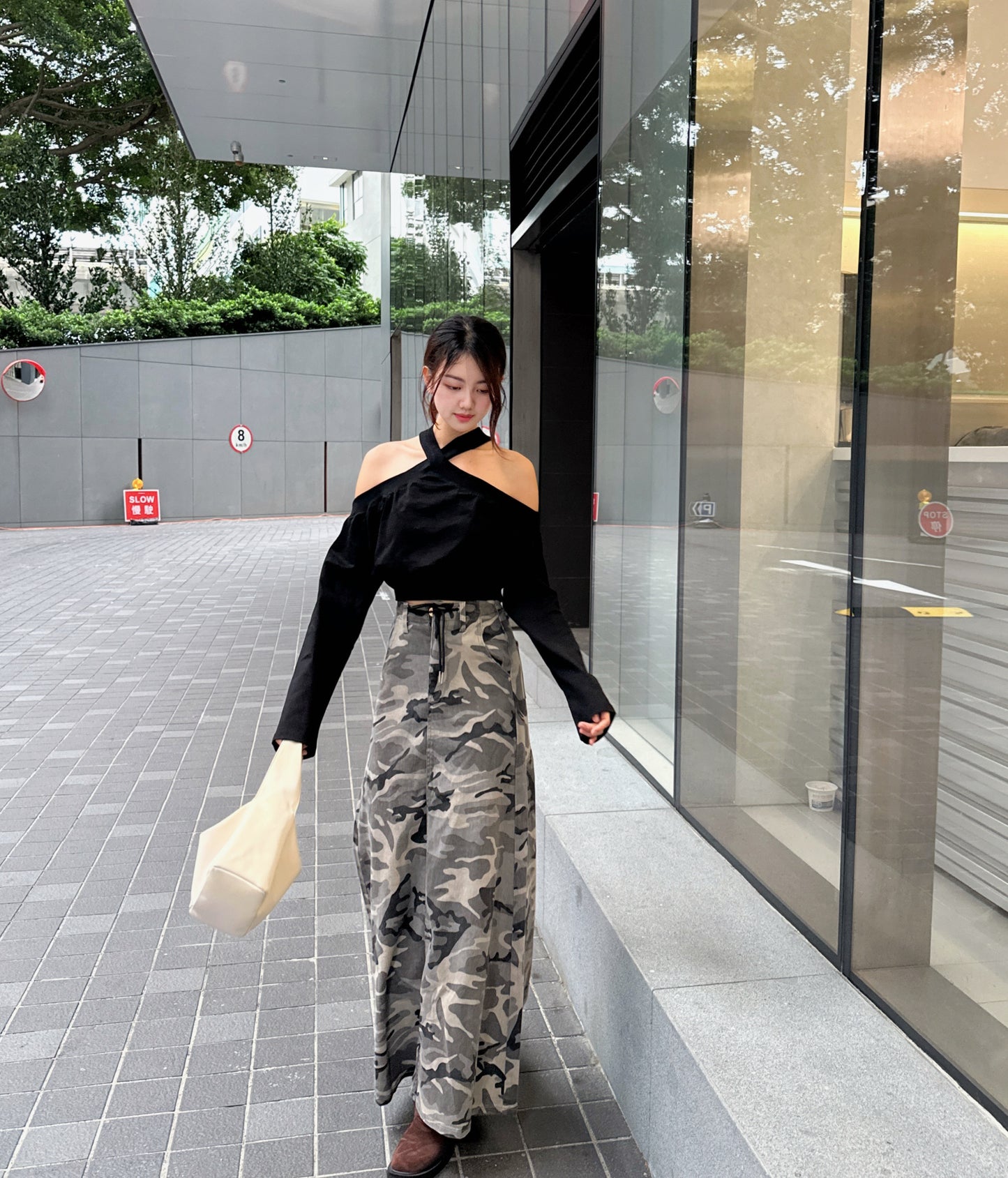 CU- 短身衛衣直角肩上衣（黑/灰）