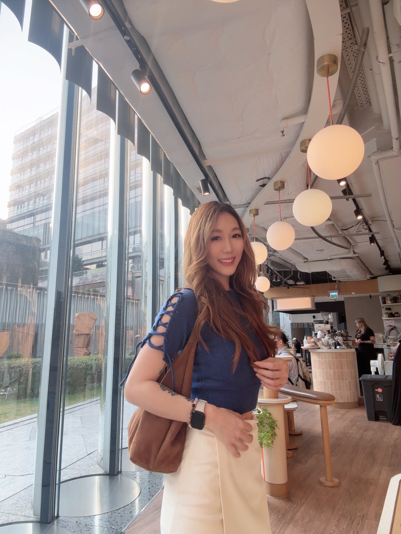 寶藍短袖麻花top