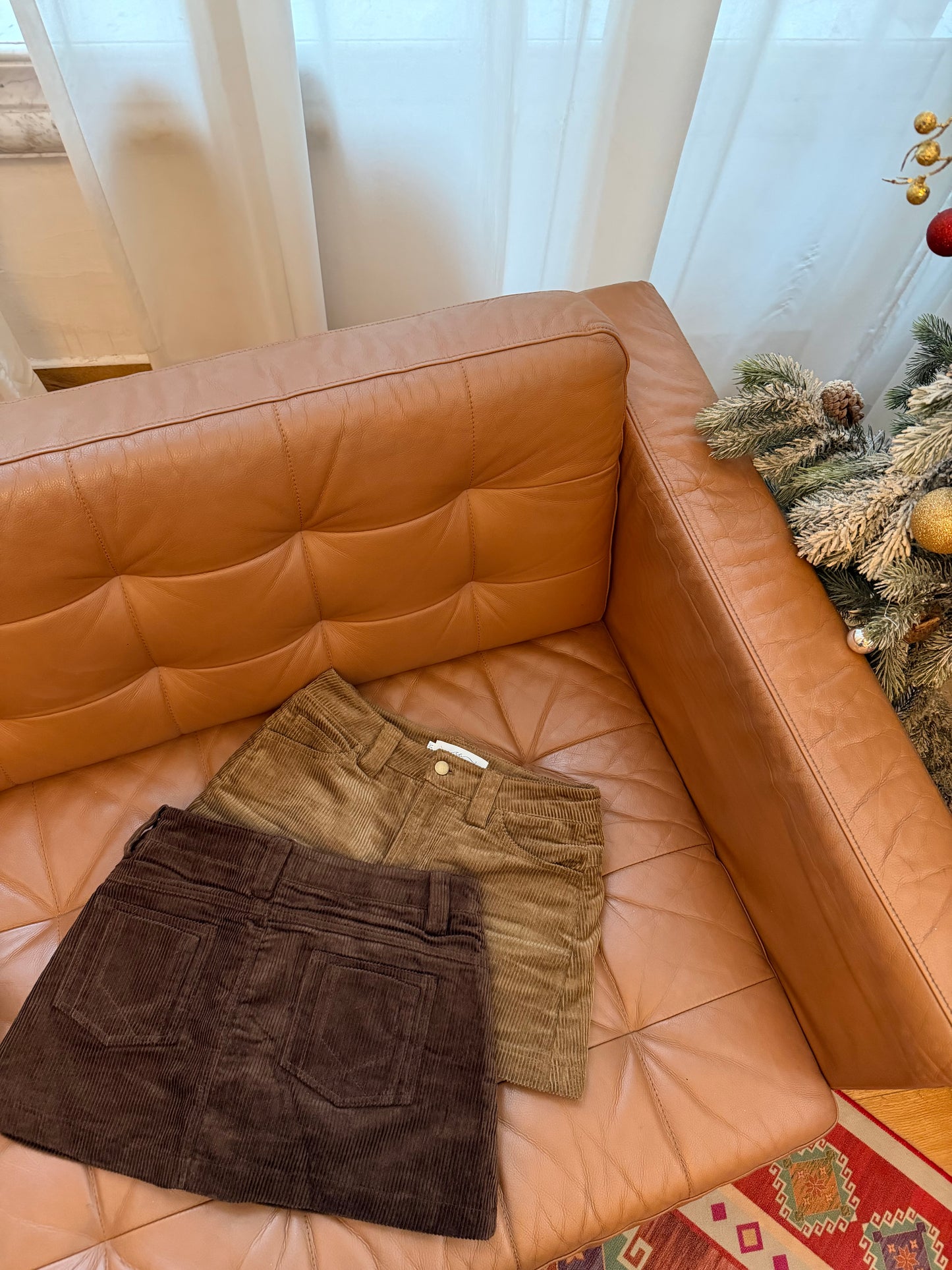 CU- 冬日必備燈芯絨裙