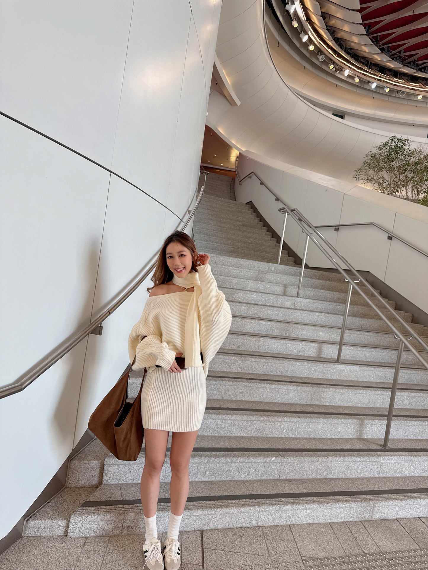 純白麻花針織裙連頸巾套裝