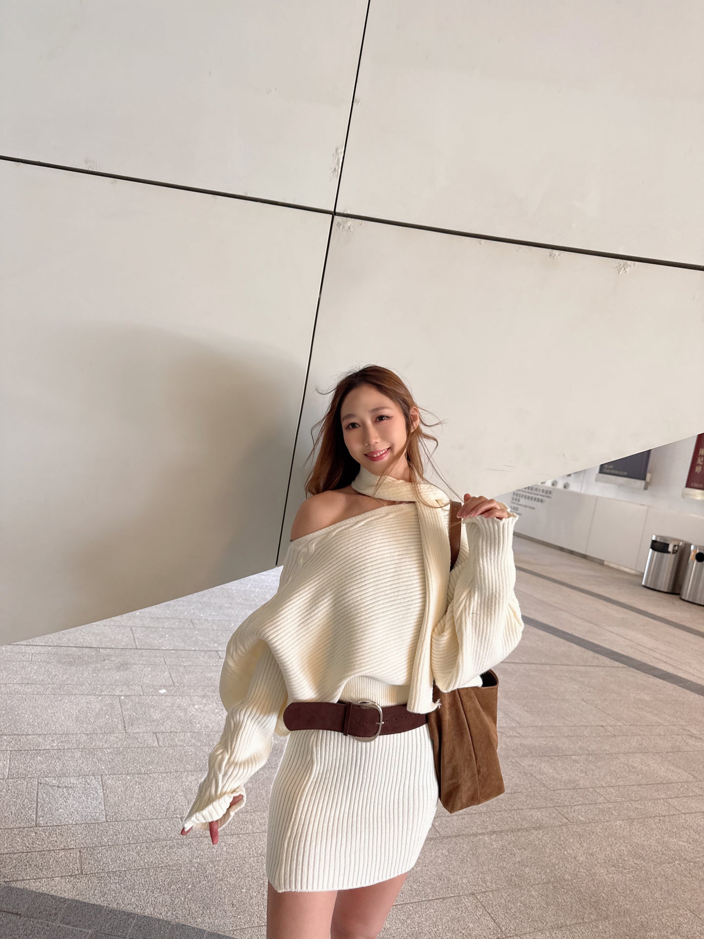 純白麻花針織裙連頸巾套裝