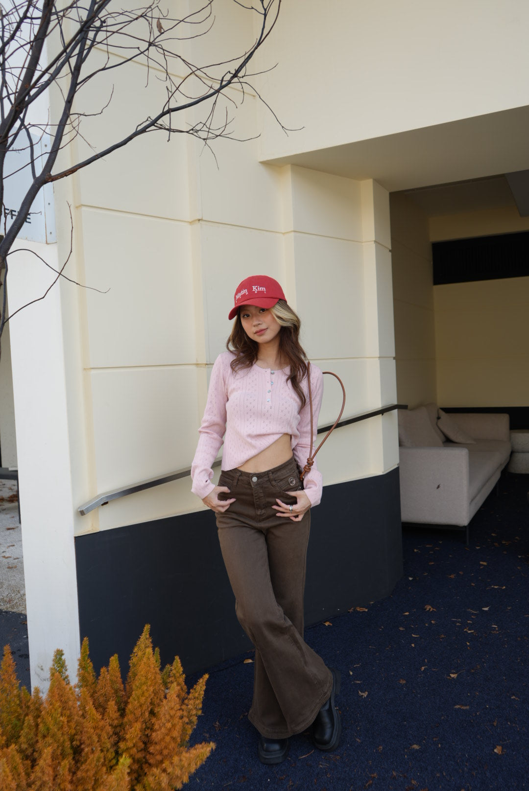 【Mocha Chic】摩卡棕寬版腰帶高腰微喇牛仔褲