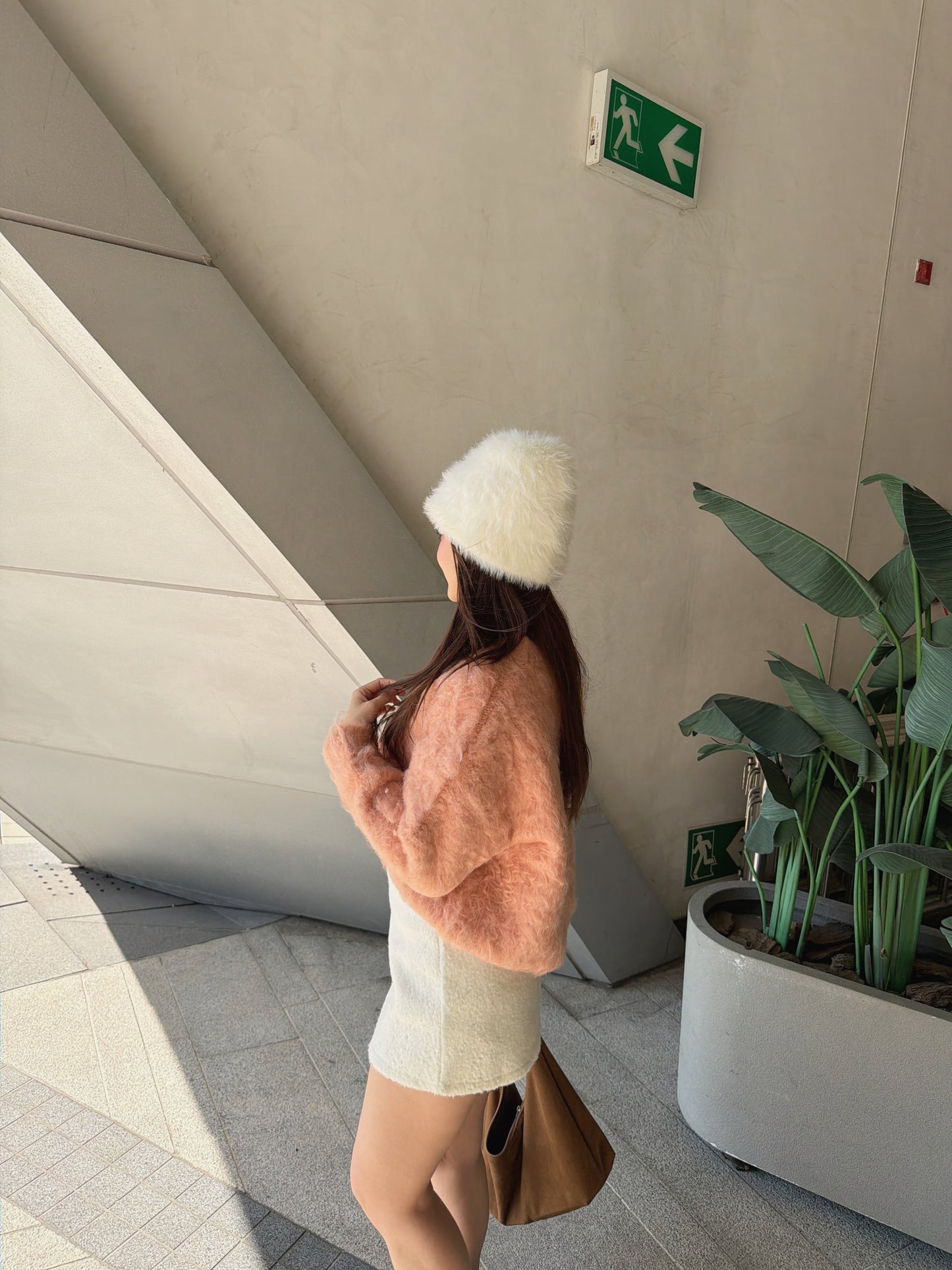 自帶胭脂感！珊瑚粉軟滑毛毛上衣