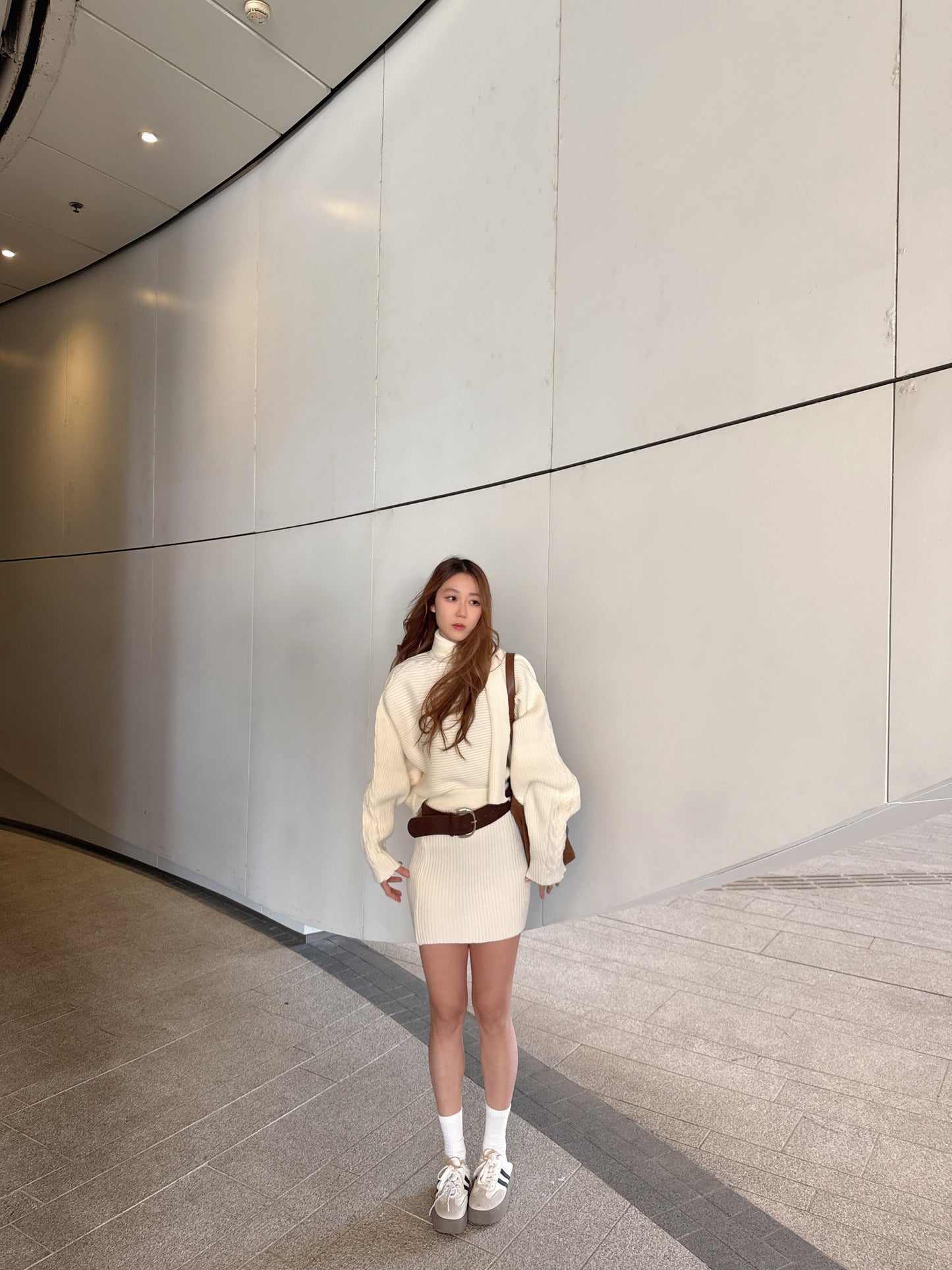 純白麻花針織裙連頸巾套裝