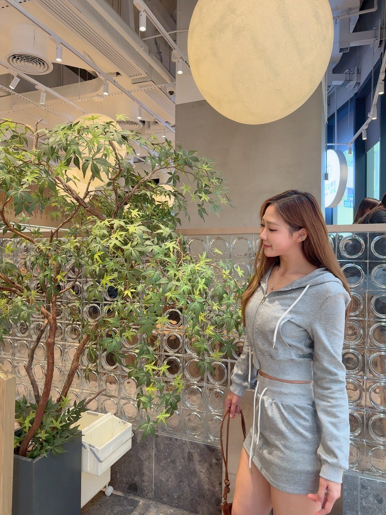 短身顯瘦衛衣+短裙套裝（黑/灰）