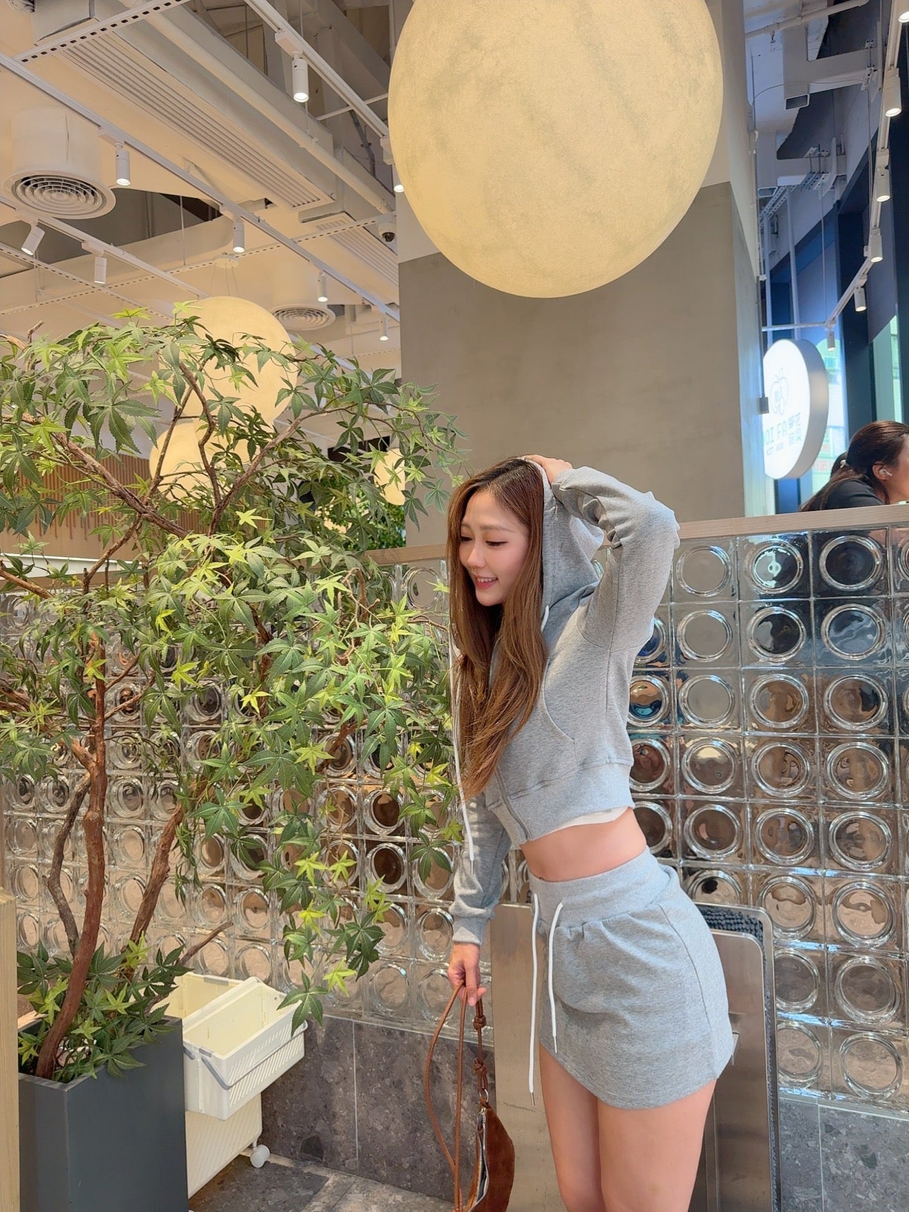 短身顯瘦衛衣+短裙套裝（黑/灰）