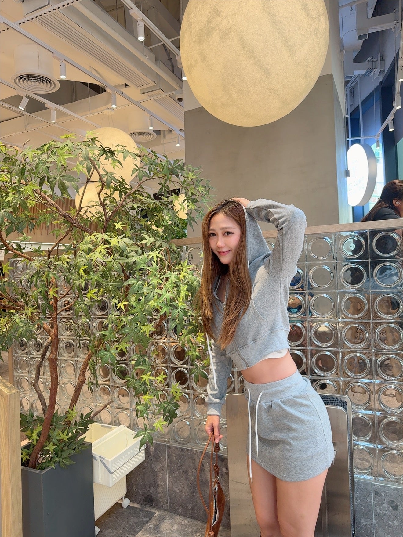 短身顯瘦衛衣+短裙套裝（黑/灰）